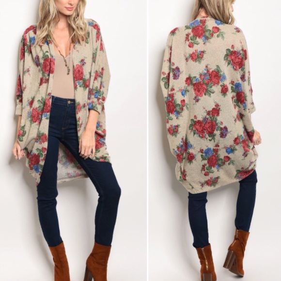 ❤️❗️Last 1! SMALL (runs big) Red floral cardigan - Picture 2 of 5